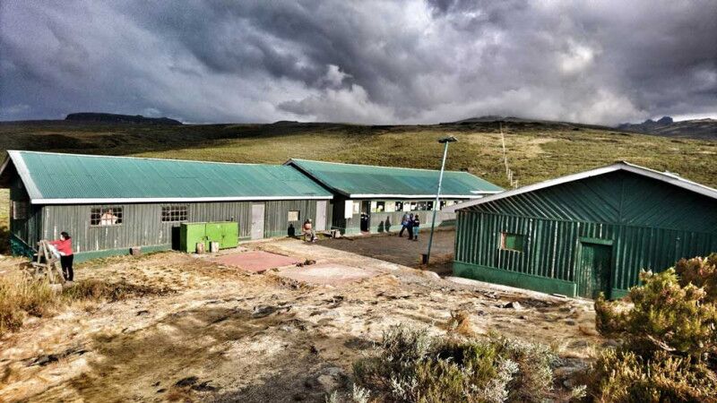 Monte Kenia por la Ruta Sirimon (2/5) | Old Moses Camp (3340 m) - Shipton's Camp (4200 m)