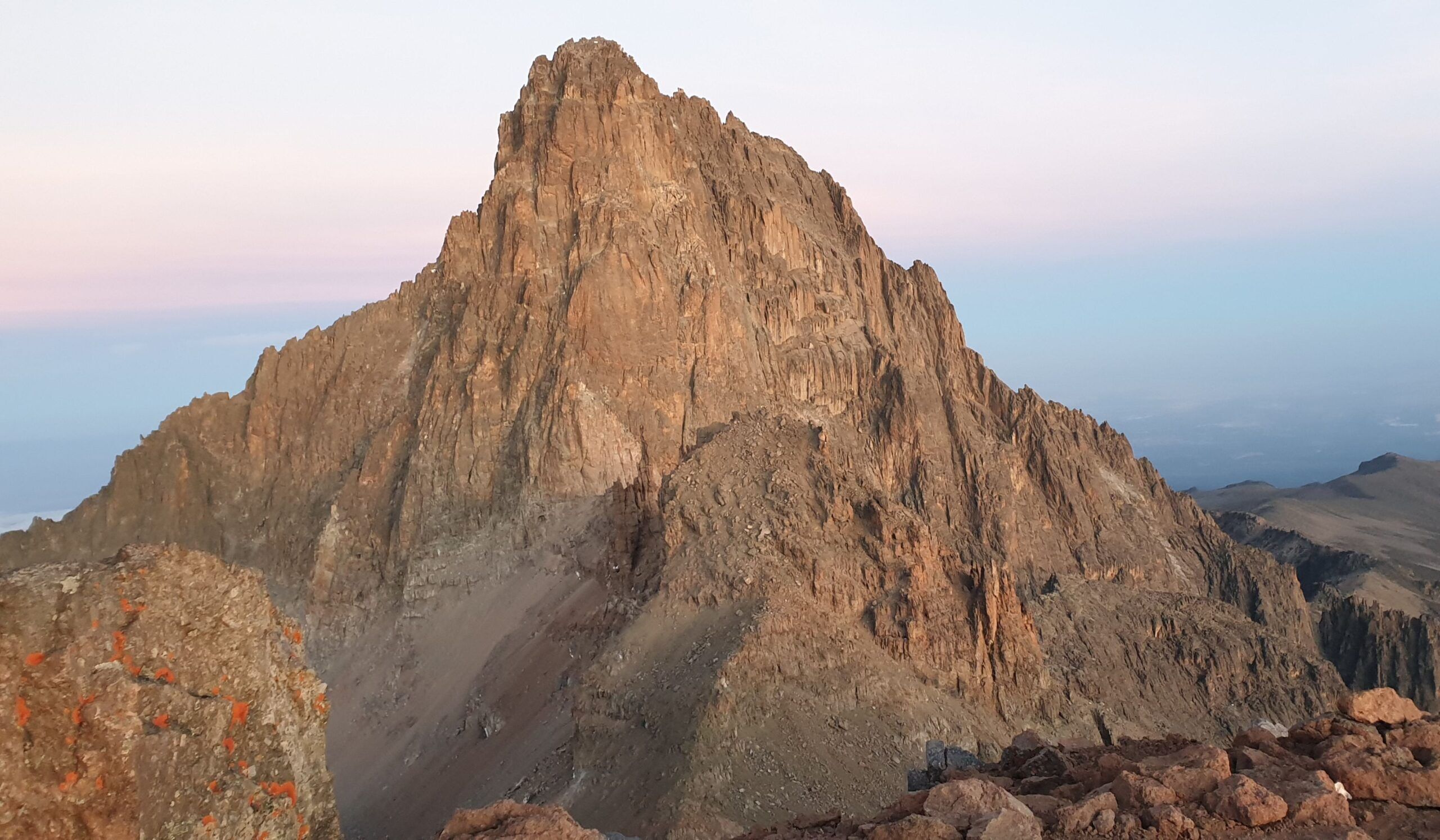 Monte Kenia por la Ruta Sirimon (4/5) | Shipton's Camp (4200 m) - pico Lenana (4985 m) - Old Moses Camp (3340 m)